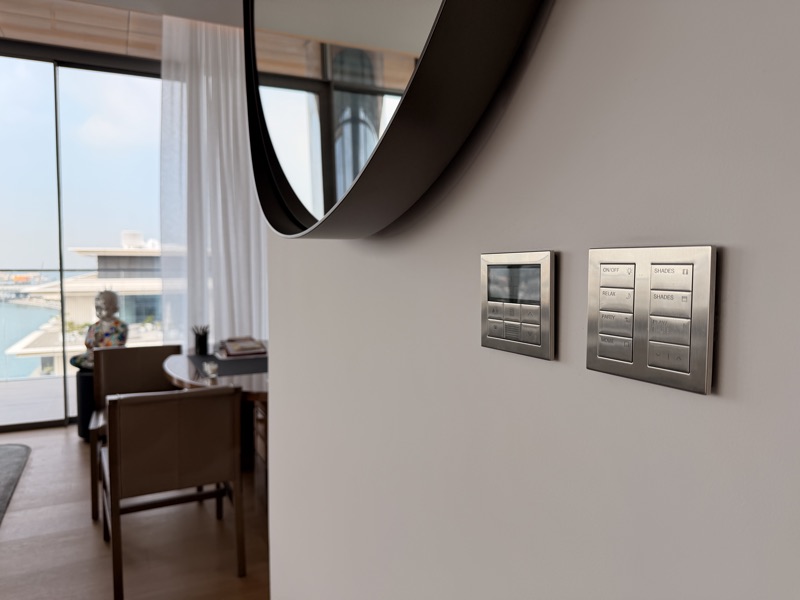 Wall keypads for lighting scenes, shading and room controls.
